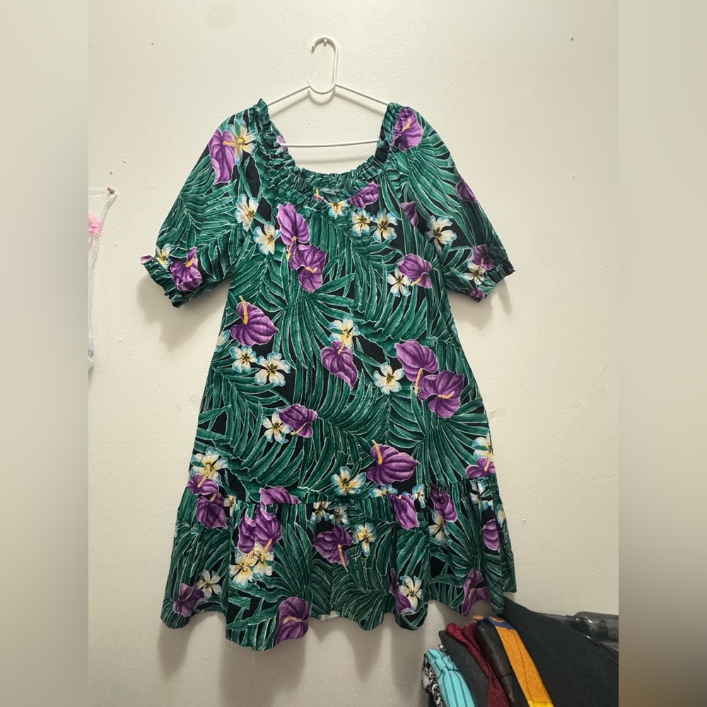Hilo Hattie Tropical Leaf and Floral Dress